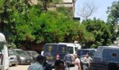 وصول المتهمين بقضية مقتل الإعلامية شيماء جمال إلى جلسة محاكمتهم