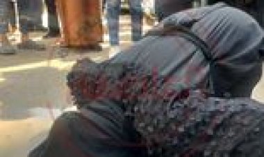 بعد إحالة أوراق المتهمين لفضيلة المفتي.. والدة الإعلامية شيماء جمال تسجد أمام المحكمة