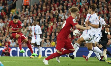 موعد مباراة ليفربول ومانشستر يونايتد بالدوري الإنجليزي والقنوات الناقلة