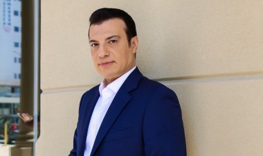 إصابة إيهاب توفيق بمغص كلوي حاد.. والطبيب يمنعه من السفر