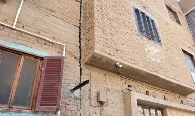 مجلس مدينة بنها يكتشف عقار صادر له قرار إزالة منذ 20 سنة