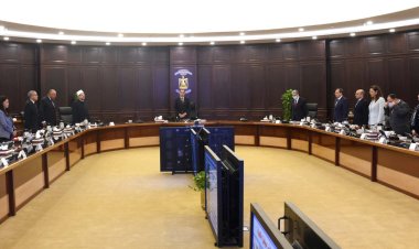 مجلس الوزراء يقف دقيقة حدادا على ضحايا حادث كنيسة أبو سيفين