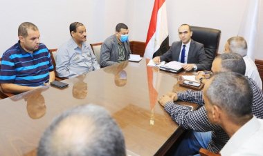 نائب محافظ سوهاج يجتمع بأعضاء فريق حصر أصول أملاك الدولة