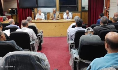 اجتماع مديري الإدارات ورؤساء لجان الامتحانات استعدادًا للدور الثاني للثانوية العامة بسوهاج