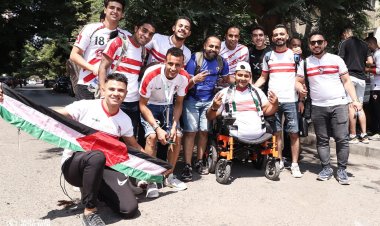 توافد جماهير الزمالك على مقر النادي لمؤازرة الفريق أمام فاركو | صور