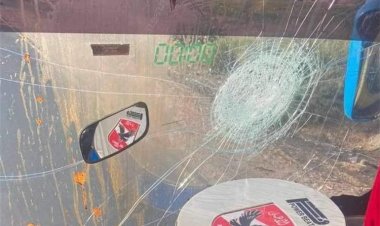 عاجل| اعتداء جماهير الإسماعيلي على أتوبيس مشجعي الأهلي (صور)