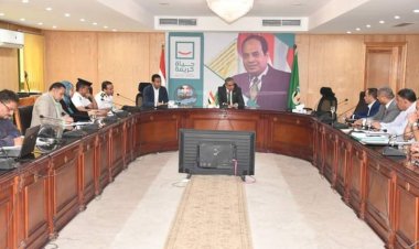 محافظ الفيوم يوجه بسرعة إعداد دراسة مرورية لفك الاختناقات وتيسير الحركة بالمدينة