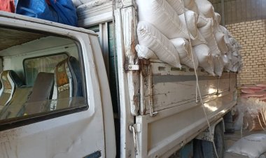 ضبط سيارة محملة بـ175 شيكارة نخالة خشنة في السوق السوداء بالبحيرة