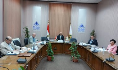 رئيس جامعة بنها يترأس لجنة اختيار عميد كلية الآداب