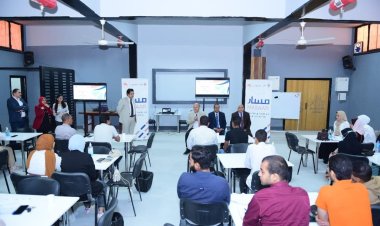 رئيس جامعة سوهاج يكرم 100 متدرب اجتازوا دورة ريادة الأعمال