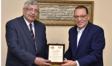 محافظ الشرقية يبحث مع مستشار رئيس الجمهورية للشئون الصحية سبل الرعاية للأشخاص الأولى بالرعاية