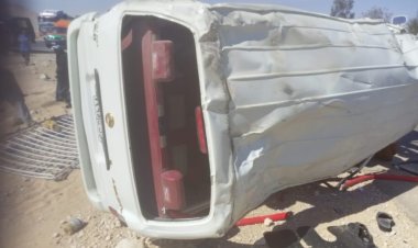 بينهم طفلين شقيقين.. إصابة 16 شخصًا إثر حادث انقلاب سيارة ميكروباص في قنا (أسماء)