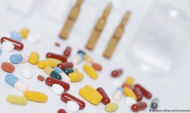 ضبط كمية كبيرة من الأدوية والمكملات الغذائية مجهولة المصدر داخل مخزن بالمرج