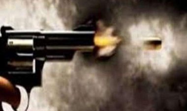 مُزارع وشقيقه يشرعان في قتل آخر  بسبب خلافات الجوار بطما