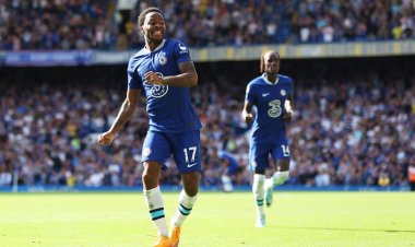 بـ 10 لاعبين.. تشيلسي يفوز على ليستر سيتي (2-1)