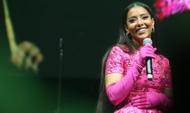 بالصور| بلقيس تتألق في حفلتها بدبي تحت شعار كامل العدد