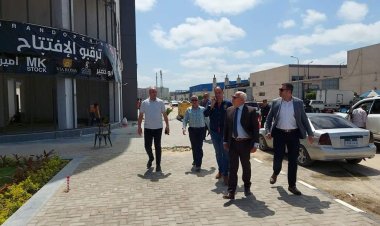 محافظ بورسعيد يتفقد الاستعدادات النهائية لافتتاح مول الملابس المستعملة الجديد