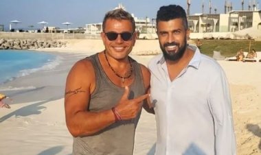 محمد سامي مازحاً: عمرو دياب شكله أصغر مني بـ42 سنة