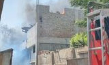 الدفع بـ4 سيارات إطفاء لإخماد حريق  داخل مصنع قطن بحلوان.. صور