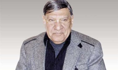 مفيد فوزي يعلق..بعد جدل تصريحه «لو كنت والد دينا الشربيني هديها بالقلم بسبب عمرو دياب»