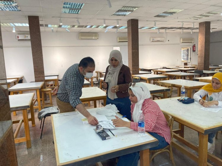 لجنة من المجلس الأعلى للجامعات تتابع أعمال اختبارات القدرات بجامعة الأقصر