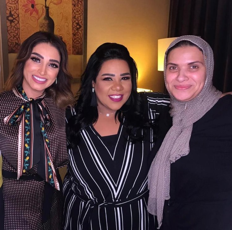 خبيرة تجميل: شرب الماء بكثرة يحمي جسمك وشعرك من الجفاف