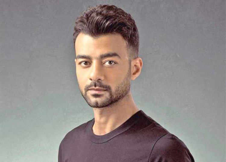 بعد نجاح حفله بالسعودية.. هيثم شاكر يؤدي مناسك العمرة