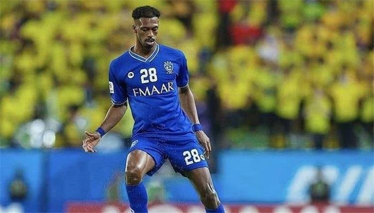 قبل مواجهة الزمالك... الهلال يُحرم من القيد