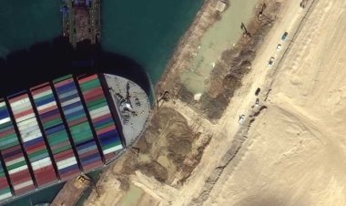 عاجل| جنوح ناقلة بترول في قناة السويس وتعطل حركة الملاحة