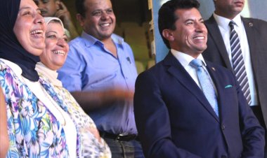 وزير الرياضة يشهد تحكيم مجال الغناء الفردي تشجيعا لذوي الهمم بمسابقة قادرون باختلاف