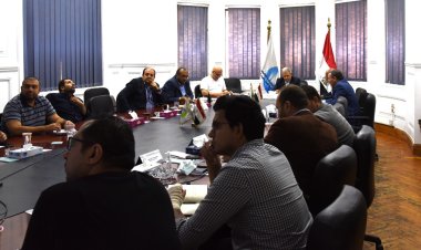 رئيس القابضة للمياه يتابع موقف مشروعات مبادرة «حياة كريمة»