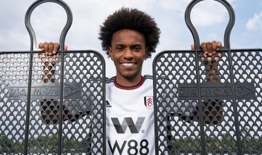 ويليان يعود إلى الدوري الإنجليزي من بوابة فولهام