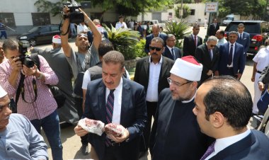 محافظ المنوفية يستقبل وزير الأوقاف ويتسلم الدفعة الخامسة من مشروع  صكوك الإطعام