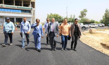 اليوم.. محافظ سوهاج يوجه بتكثيف الأعمال والانتهاء من الرصف