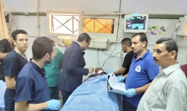 رئيس جامعة سوهاج يتابع مصابي حادث طريق أخميم بالمستشفى الجامعي