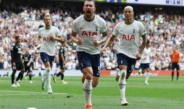 الدوري الإنجليزي | توتنهام يفوز على فولهام.. وبرينتفورد يسحق ليدز بخماسية