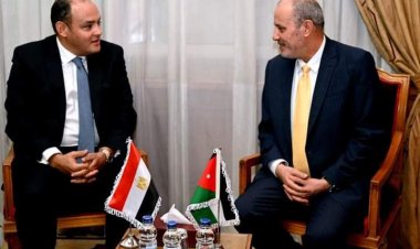 وزير الصناعة يلتقي نظيره الأردني لبحث تنمية العلاقات التجارية والصناعية والاستثمارية