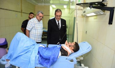 رئيس جامعة سوهاج يتفقد مصابي حادث إخميم