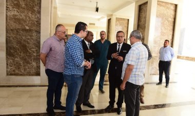 رئيس جامعة سوهاج يتابع العمل بالمستشفى الجديد