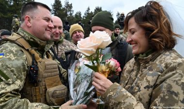زوجة جندي أوكراني تقدم معلومات استخباراتية حول الوحدة العسكرية لزوجها لـصالح روسيا