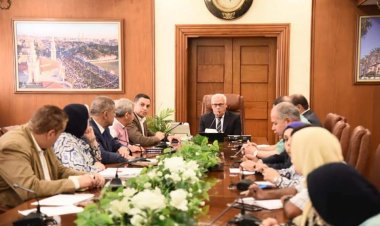 محافظ بورسعيد يناقش الاستعدادات المقترحة ضمن المبادرة الوطنية للمشروعات الخضراء والذكية