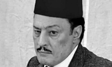 عمرو عبد الجليل يرتدي ثوب نجيب الريحاني في «الضاحك الباكي»