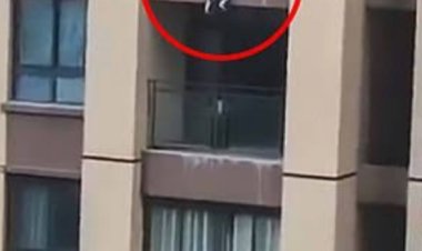 إصابة طفل بكسور ونزيف داخلي سقط من الدور الرابع بالإسكندرية