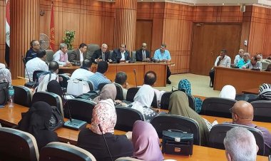 محافظ بورسعيد: لن نسمح باستغلال الطلاب وأولياء الأمور من قبل تجار العلم