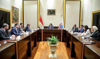 وزير الصحة يناقش تحديث قانون مزاولة مهنة طب الأسنان ليواكب الطفرة التي يشهدها المجال