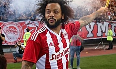 بالشماريخ والغناء.. أولمبياكوس يقدم «مارسيلو» أمام الآلاف من جماهيره