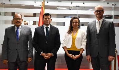 وزير الرياضة يلتقي رئيس الجامعة الكندية في مصر