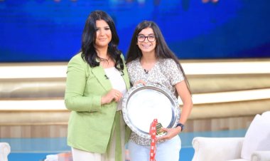 الجمعة.. بطلة العالم في الاسكواش ومؤلفة «رسالة على نوتة موسيقية» مع منى الشاذلي