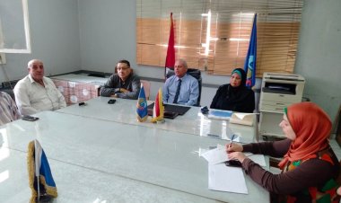 وكيل الوزارة  يكرم 4 رؤساء أقسام للأمن الغذائي بمراكز البحيرة