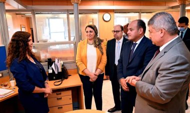 وزير التجارة في زيارة مفاجئة لمركز تحديث الصناعة